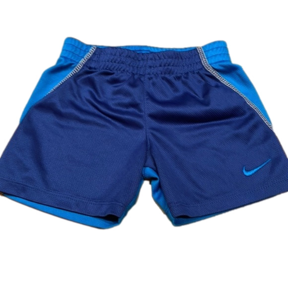 NIKE 12 M Boy Shorts Good Condition - Picture 1 of 3